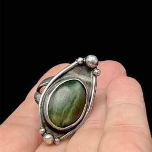 Old pawn sterling silver and green stone ring